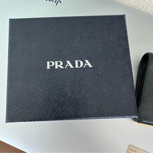 Prada wallet - Picture 6 of 8